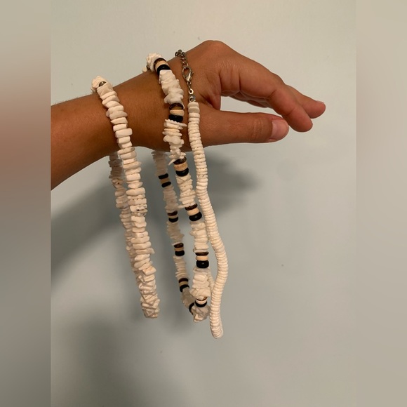 3 Puka necklaces - Picture 3 of 9